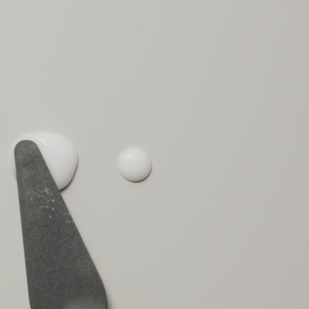 Load video: 540 LUMIN'ÉCLAT Enhancing Serum